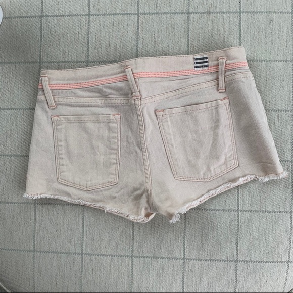 Pink Roxy‎ Shorts - Picture 2 of 4